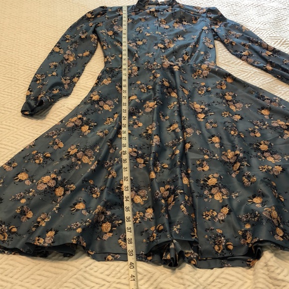 Vintage Floral Dress - Picture 9 of 15